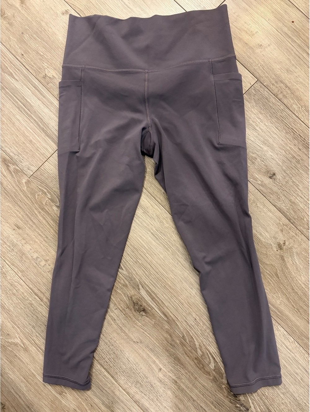 Athleta Salutation Stash Pocket II 7/8 Tight — Purple, Size M